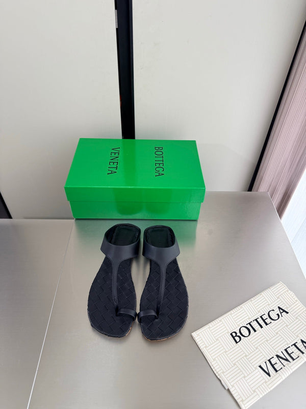BV Livia Sandals Black Intrecciato Leather 929498