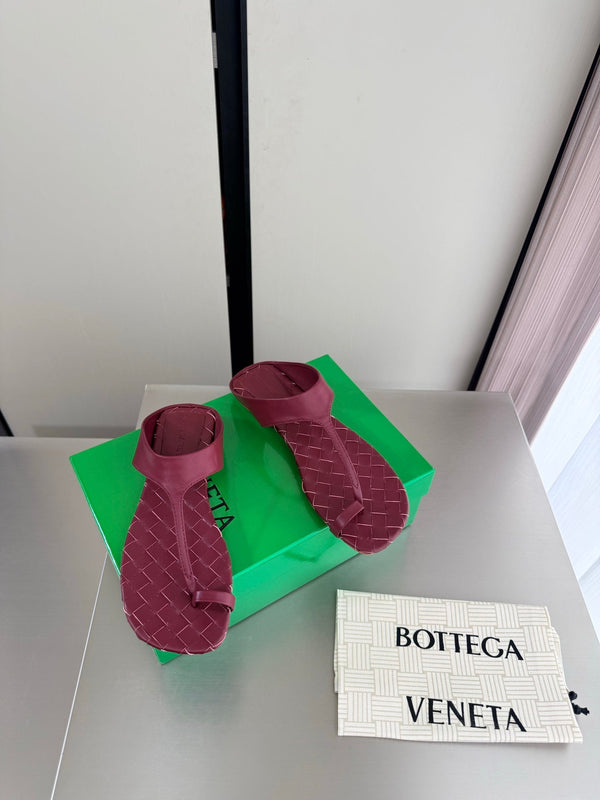 BV Livia Sandals Burgundy Intrecciato Leather 929497