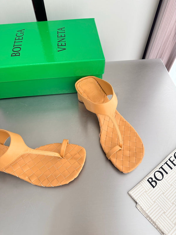 BV Livia Sandals 4CM Camel Intrecciato Leather 929481