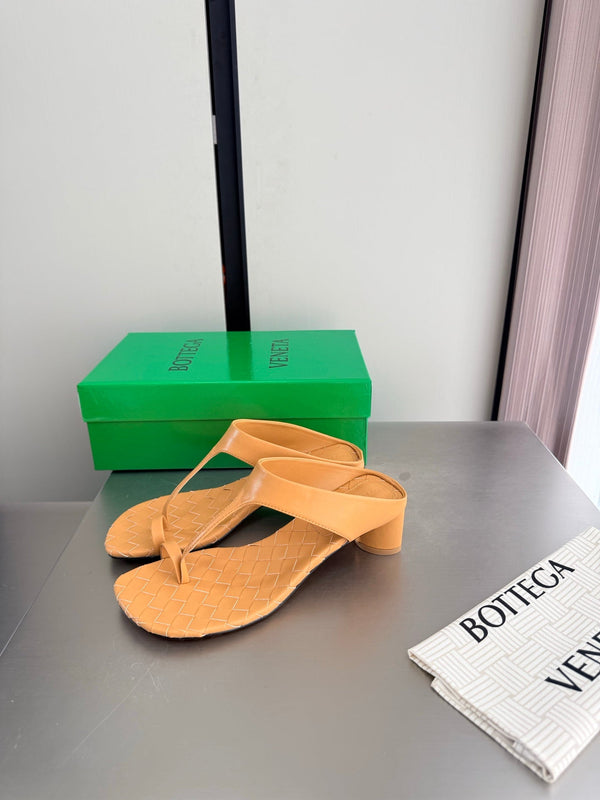 BV Livia Sandals 4CM Camel Intrecciato Leather 929481