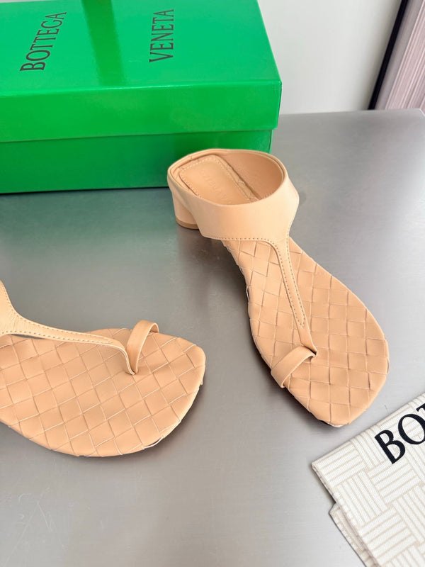 BV Livia Sandals 4CM Beige Intrecciato Leather 929479