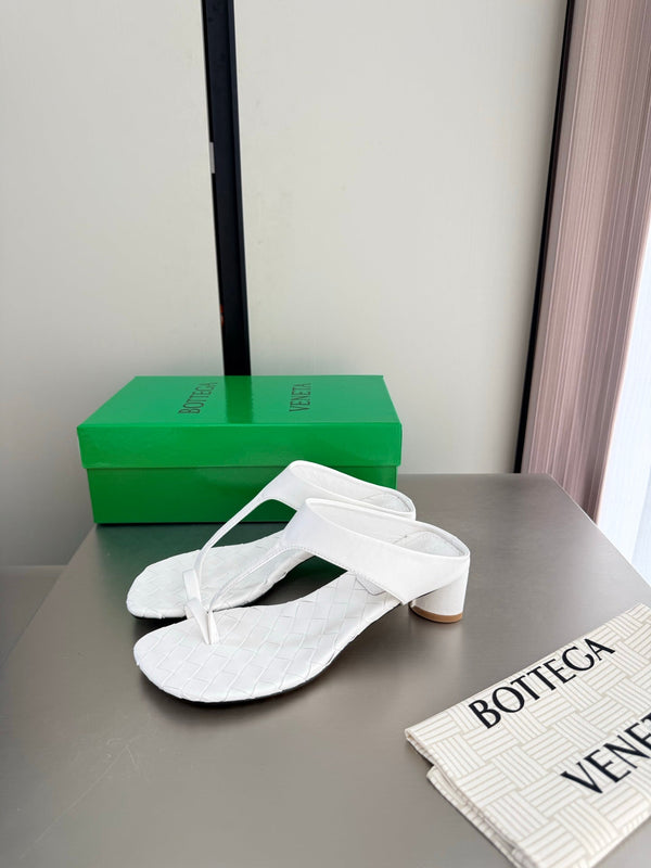 BV Livia Sandals 4CM White Intrecciato Leather 929478
