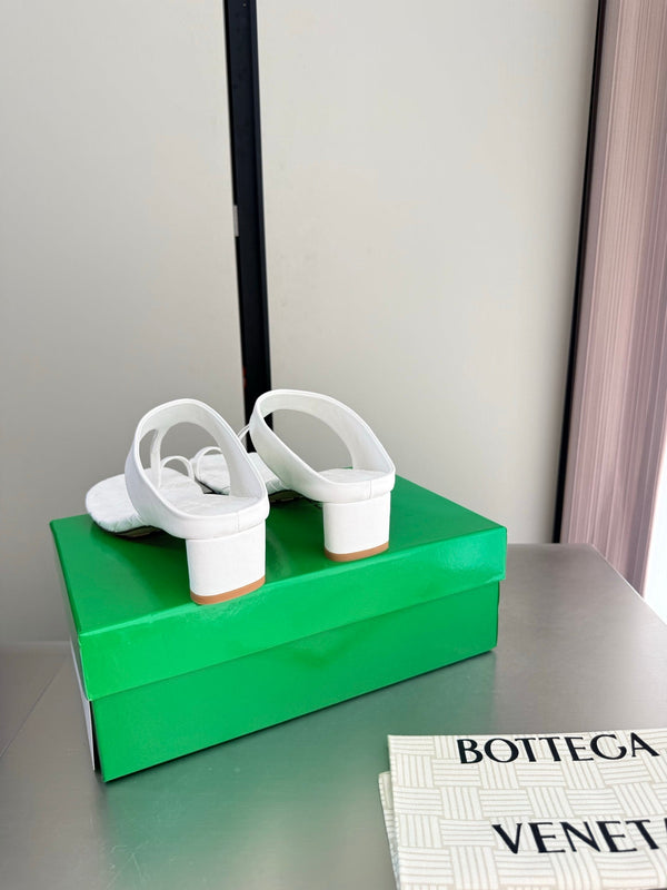 BV Livia Sandals 4CM White Intrecciato Leather 929478