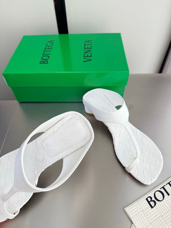 BV Livia Sandals 4CM White Intrecciato Leather 929478