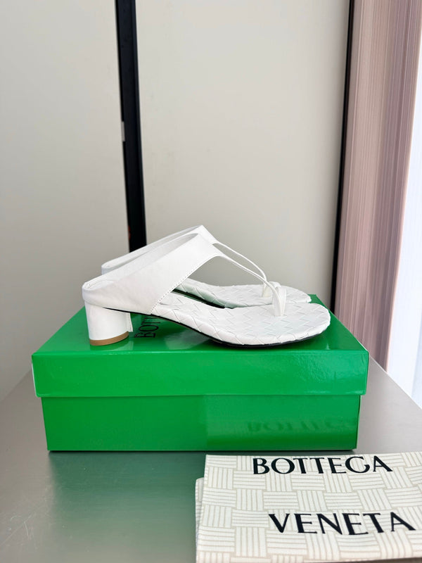 BV Livia Sandals 4CM White Intrecciato Leather 929478