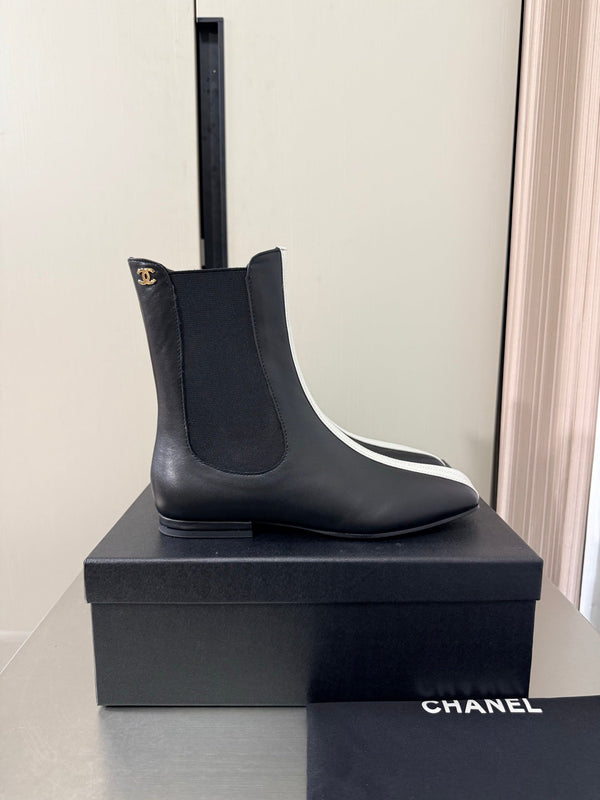 CC Métiers d'Art 2026 Short Boots Black Leather 929458