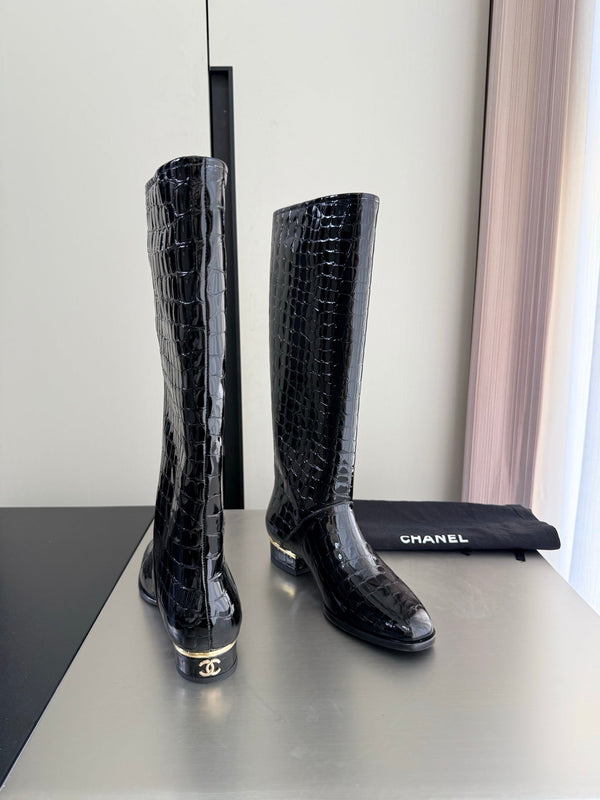 CC 26 High Boots Black Croc-Embossed Patent Calfskin 929459