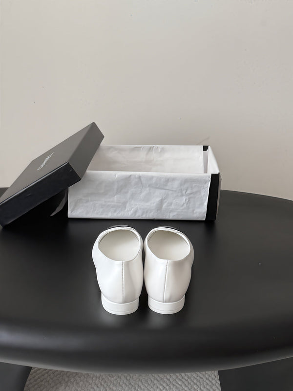 CC 26B Double C Loafers White Leather 917824