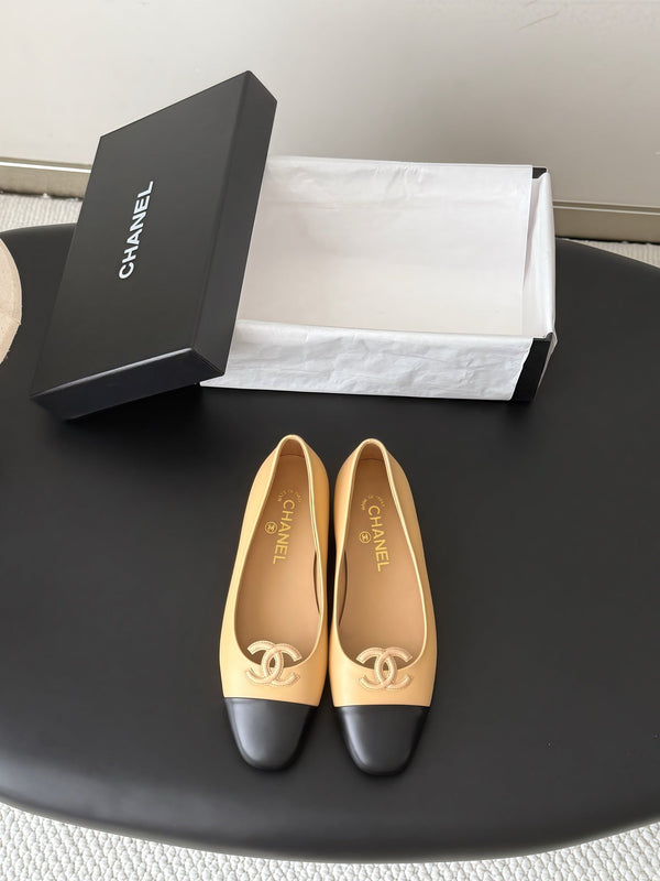 CC 26B Double C Loafers Beige Leather 917823