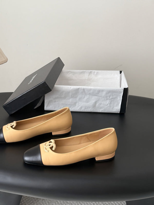 CC 26B Double C Loafers Beige Leather 917823