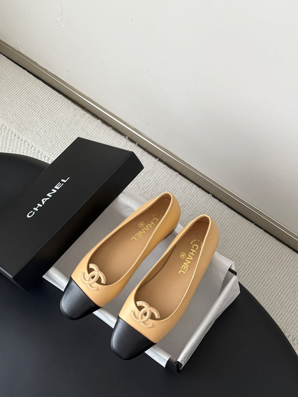 CC 26B Double C Loafers Beige Leather 917823