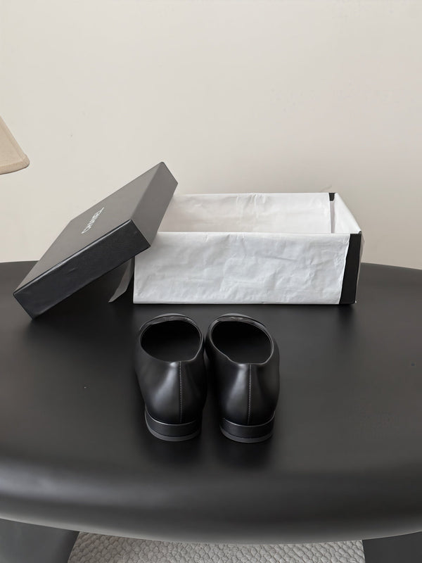 CC 26B Double C Loafers Black Leather 917821