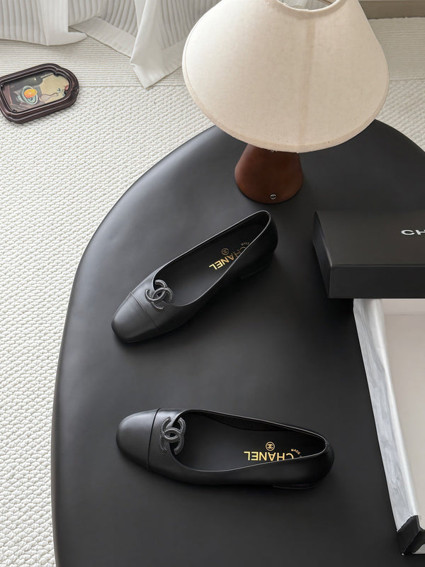 CC 26B Double C Loafers Black Leather 917821