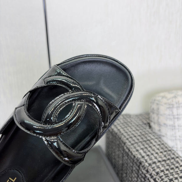 CC Embossed Sandals Black Patent Leather935914