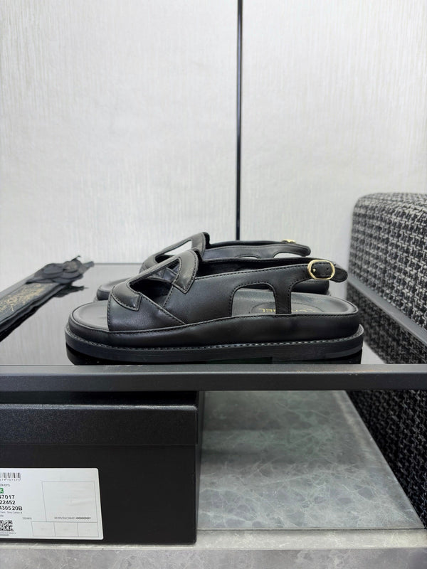 CC Sandals Black Leather 935913