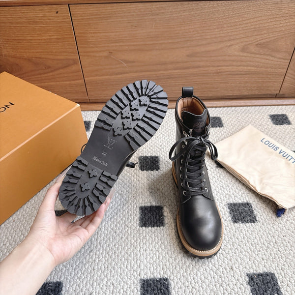 LV Lace-Up Ankle Boots Black Leather 101907