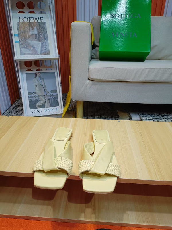 BV Riva Sandals Flat Woven Light Yellow Leather 139879