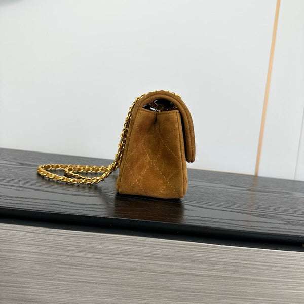 CC 26A Quilted Flap Shoulder Bag 22cm Suede