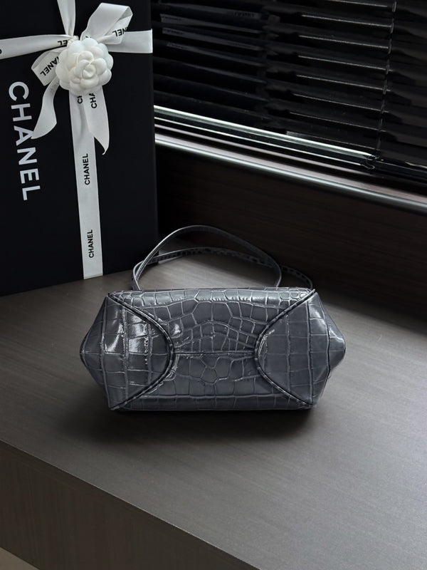CC 26S Clutch with Leather Strap 28cm Crocodile-Embossed Calfskin