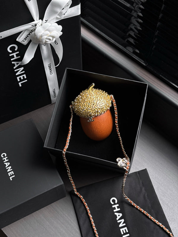 CC 26M Acorn Minaudière 17cm Wood & Crystal-Embellished Metal