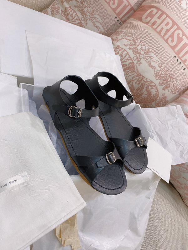 TR 26S Gene Sandals Adjustable Buckle Straps Round-Toe Leather 156146