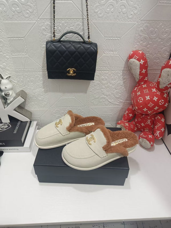 CC 26S Coco Beach Mules Crystal CC Logo Shearling Trim Lambskin 158238