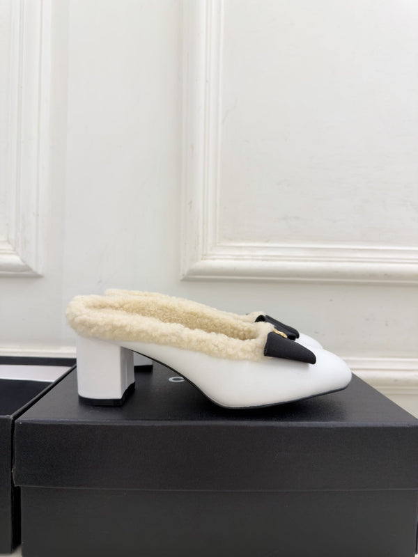CC 26FW Shearling-Lined Bow Mules 6cm Suede Leather 164884