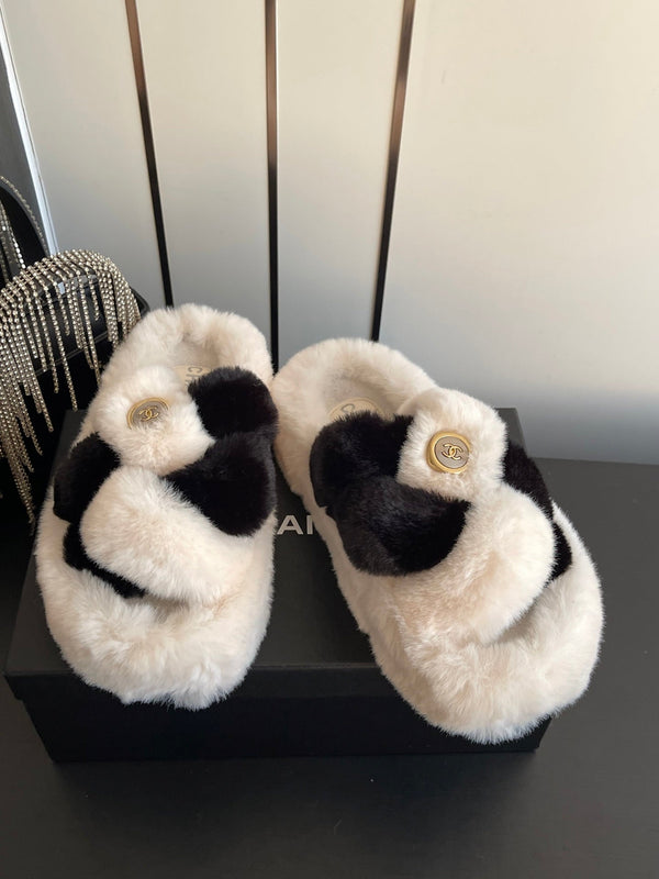 CC 26FW Cross-Strap Plush Slippers Gold Logo Faux Fur 176758