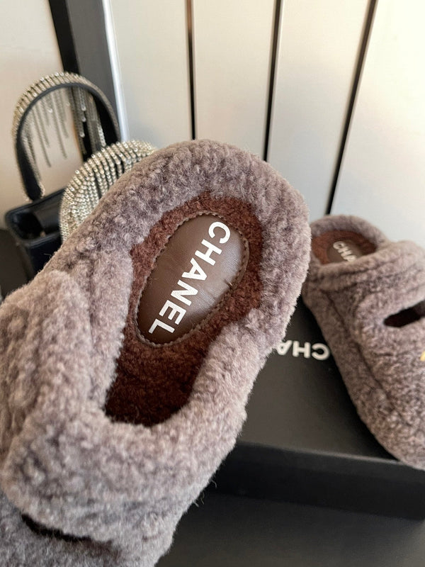 CC 26FW Logo Slip-On Mules Faux Shearling 176755