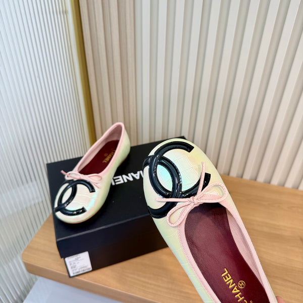 CC 26FW Coco Beach Ballet Flats Bow Detail Pebbled Calfskin 182077
