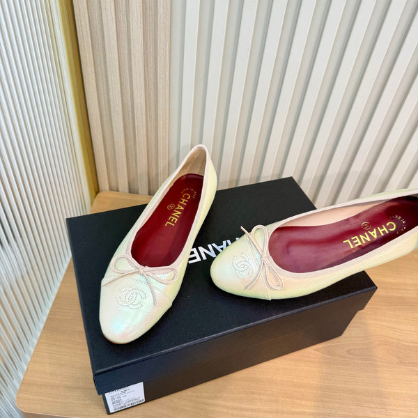 CC 26FW Ballet Flats Crocodile-Embossed Iridescent Patent Leather 182048