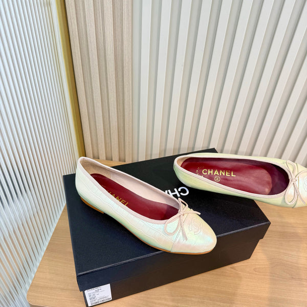 CC 26FW Ballet Flats Crocodile-Embossed Iridescent Patent Leather 182048
