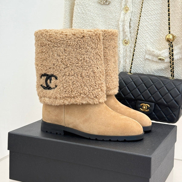 CC 26FW Short Boots Fold-Over Shearling Cuffs Black Logo Leather 188558