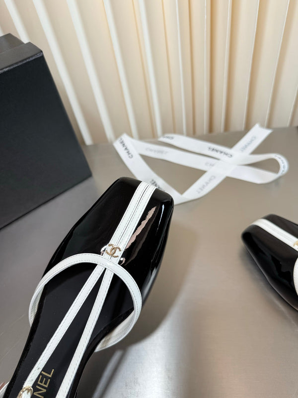 CC 26FW Mary Jane Flats Square Toe T-Strap CC Logo Patent Leather 190637