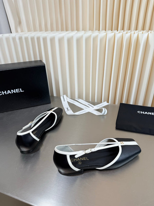 CC 26FW Mary Jane Flats Square Toe T-Strap CC Logo Leather 190626