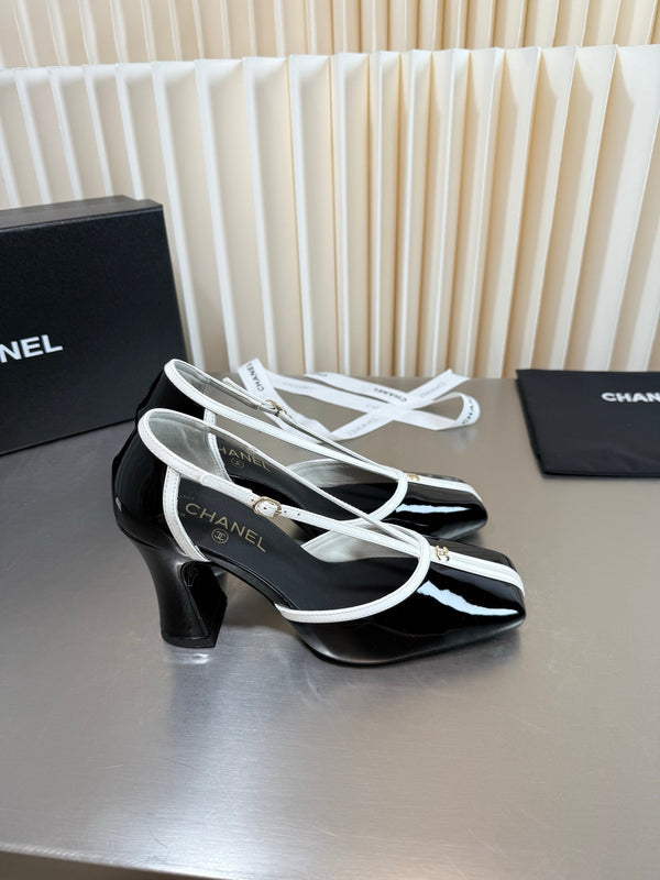 CC 26FW Pumps 8.5cm Square Toe Logo Two-Tone Patent Lether 190624