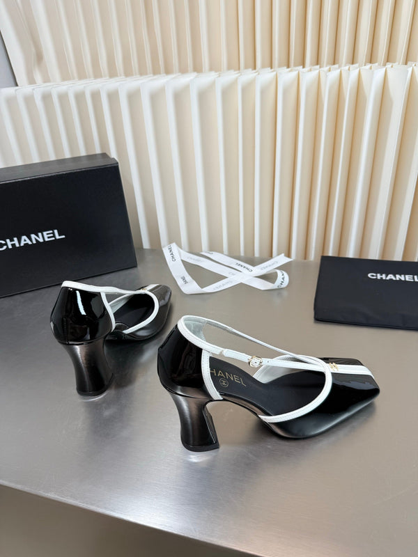 CC 26FW Pumps 8.5cm Square Toe Logo Two-Tone Patent Lether 190624