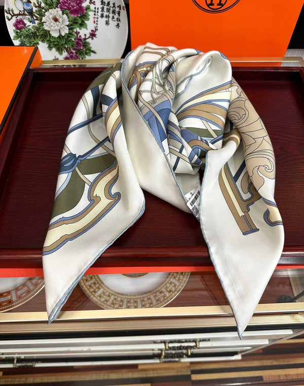 HM 26s Scarf 90x90cm Twill Silk 550752