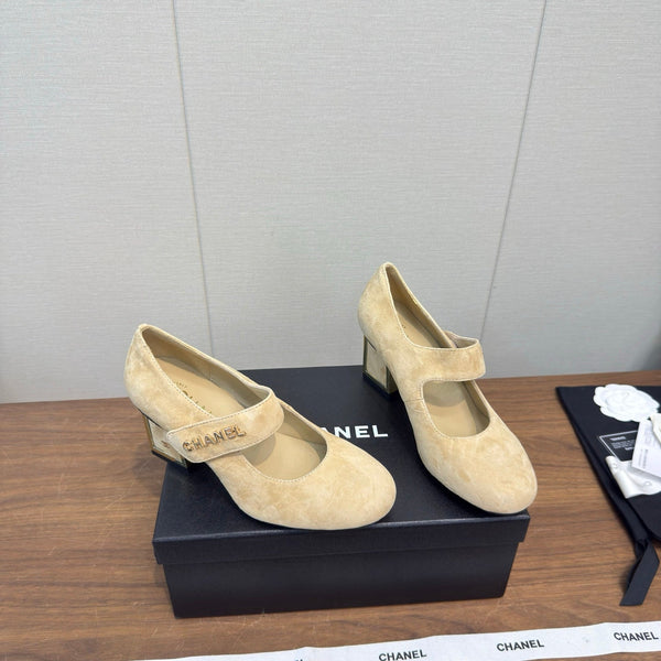CC 27S Mary Jane Pumps Chunky Heel Gold Strap Suede 194762