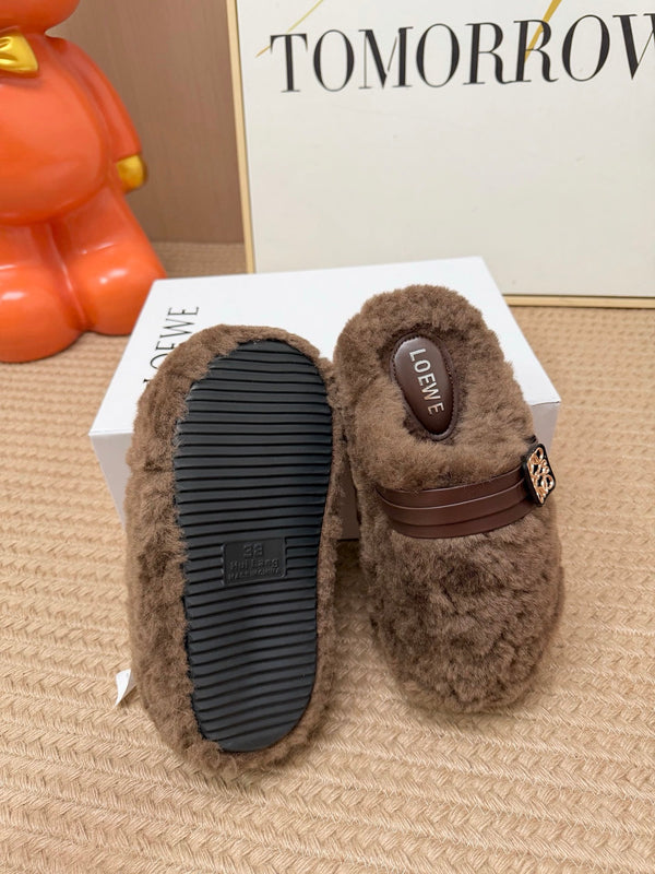 LW 26FW Closed-Toe Shearling Mules Metal Logo Buckle Shearling 192135
