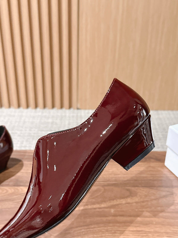YSL 26FW V-Cut Pointed-Toe Loafers Low Block Heel Patent Leather 204234