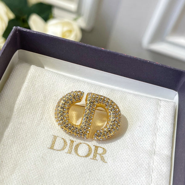 CD Brooch 173982
