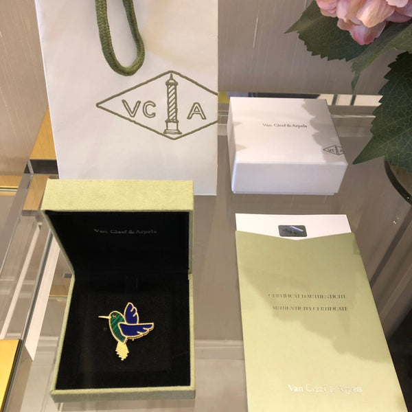 VCA Brooch 09