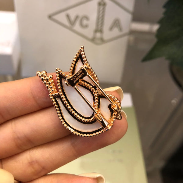 VCA Brooch 08