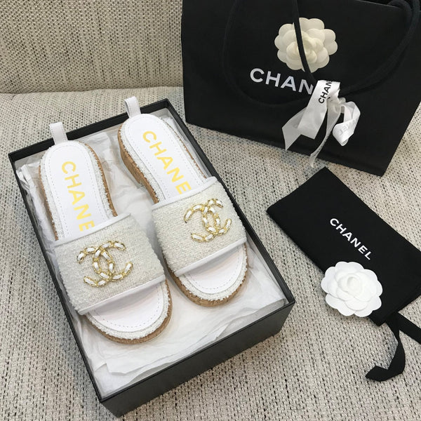 CC 26s Wooden Slippers White Tweed Lambskin 916900