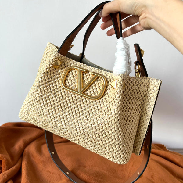 Valentino Spring and Summer Tote Bag Beige Raffia 552570