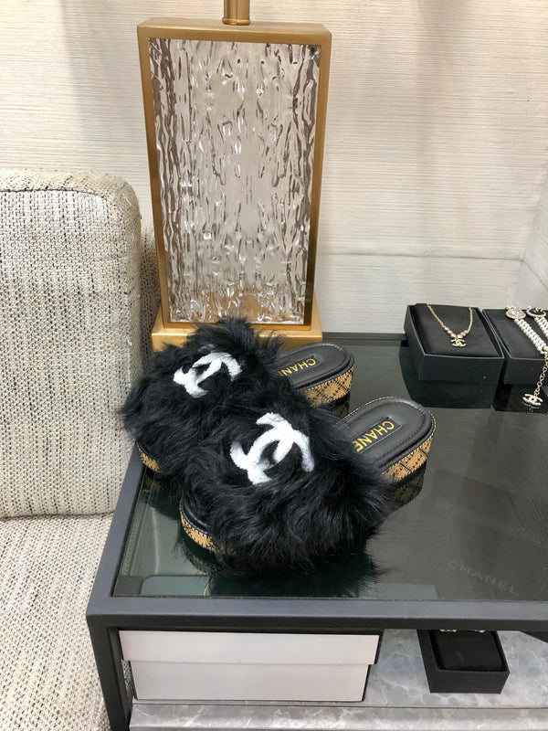 CC 26s Logo Slides Black Furry Leather 970163