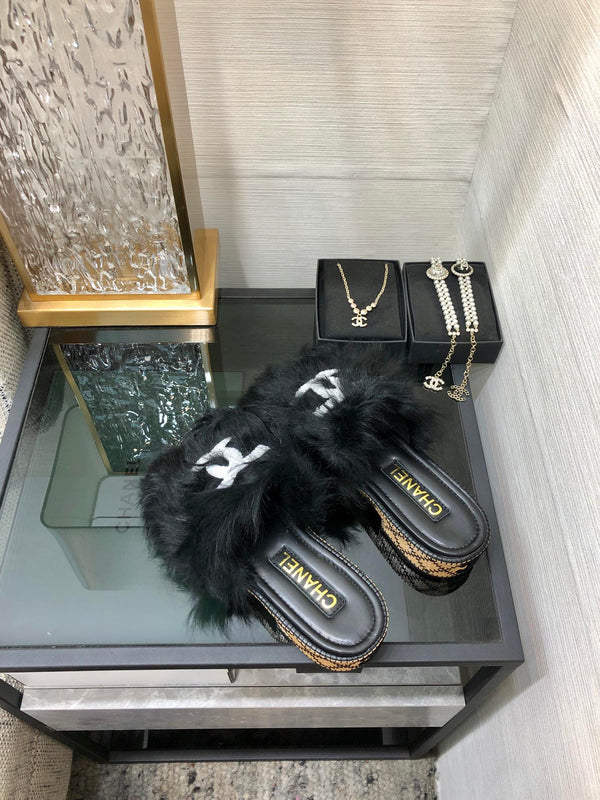 CC 26s Logo Slides Black Furry Leather 970163