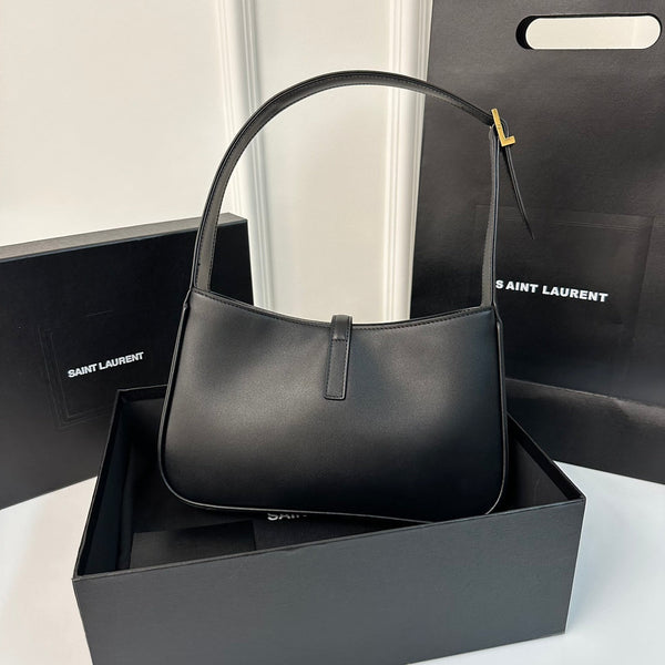 Le 5 a 7 24 Black Lambskin Ghw