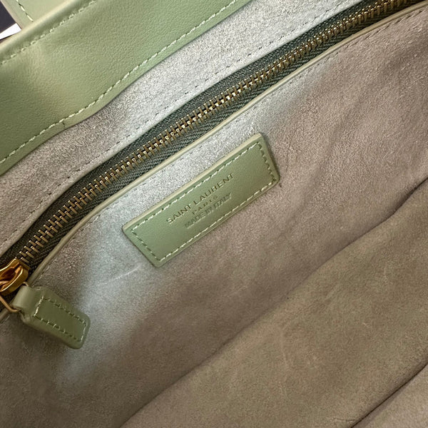 Le 5 a 7 24 Light Green Lambskin Ghw